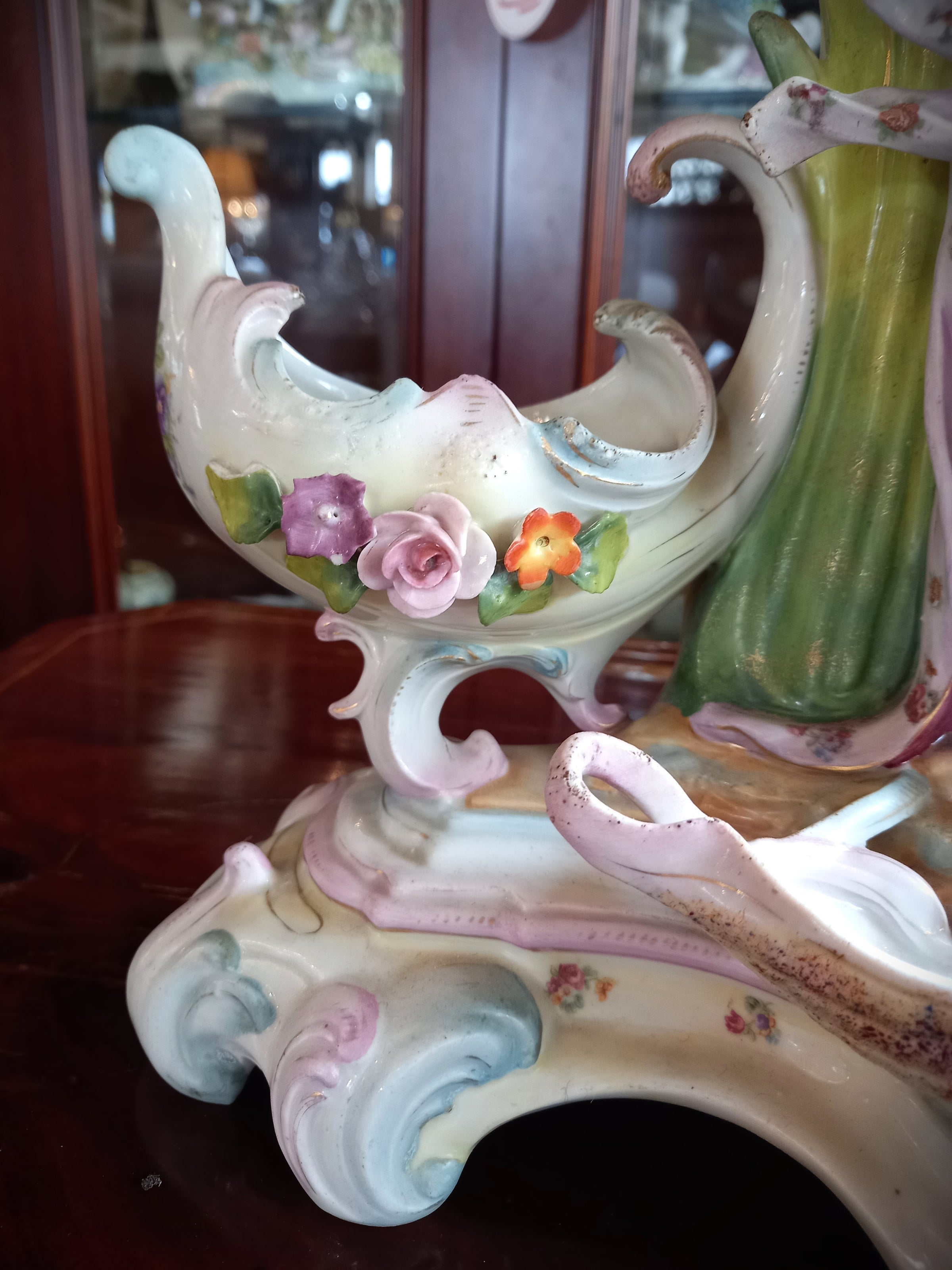 Porcelain Table Centrepiece