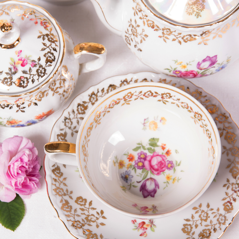 Tea and coffee sets. Photo of a pretty tea set.
