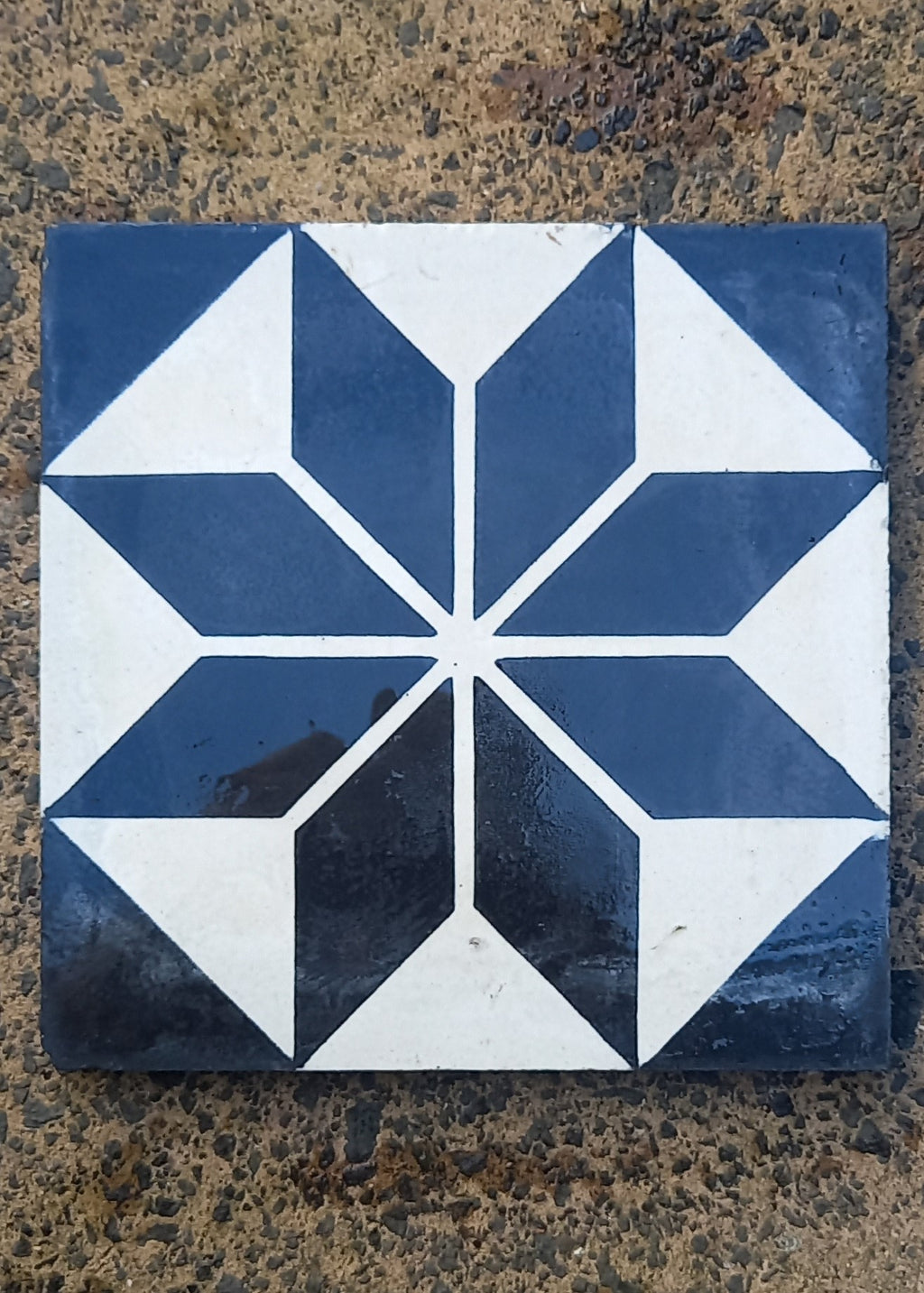 starfloor tile retro black white