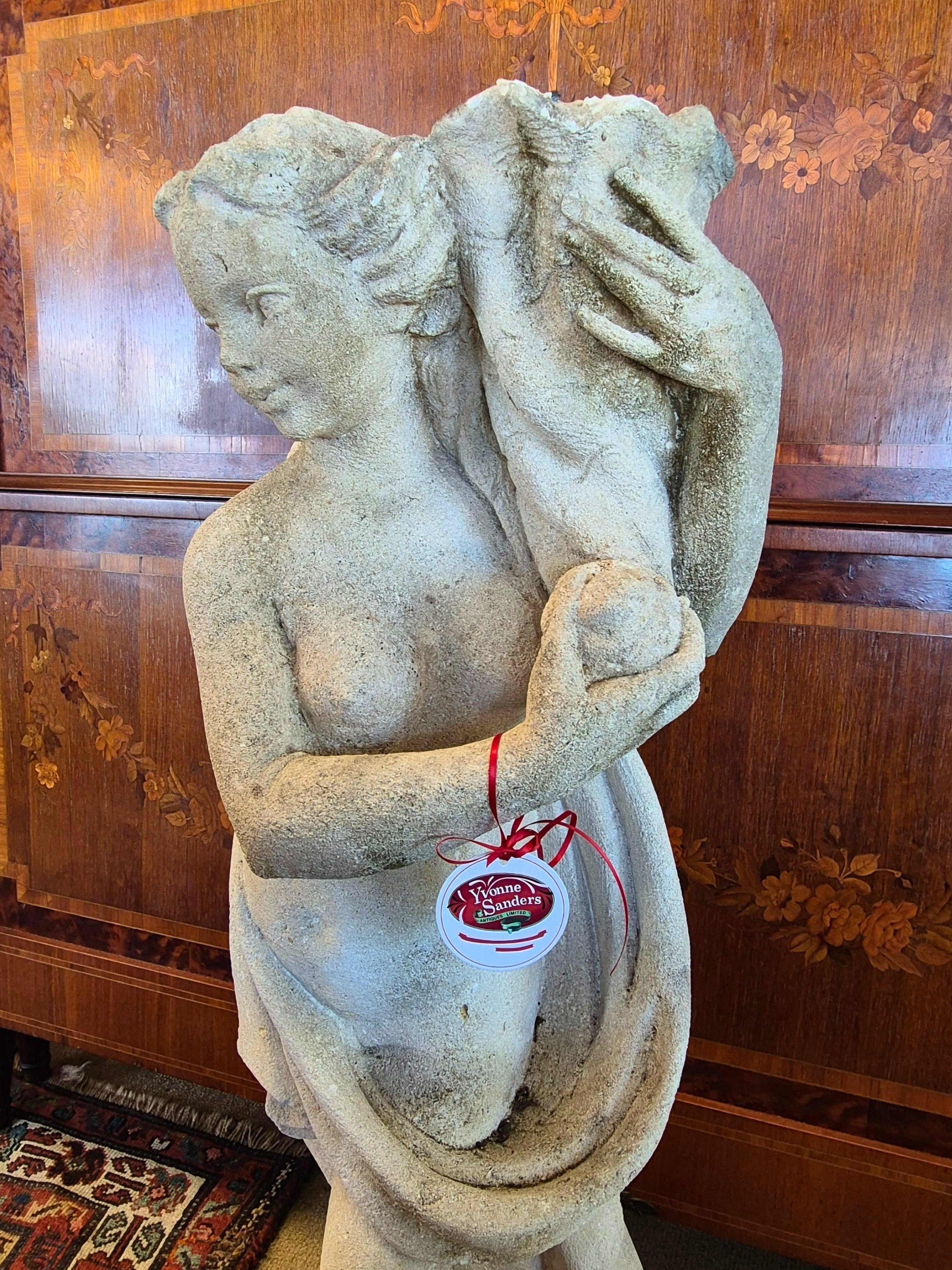 Statue of a woman 
