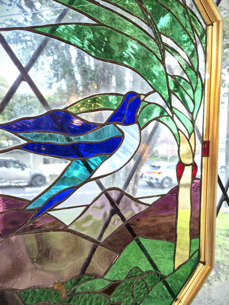Kererū ledlight glass panel