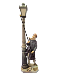 Ladro Lamplighter front view