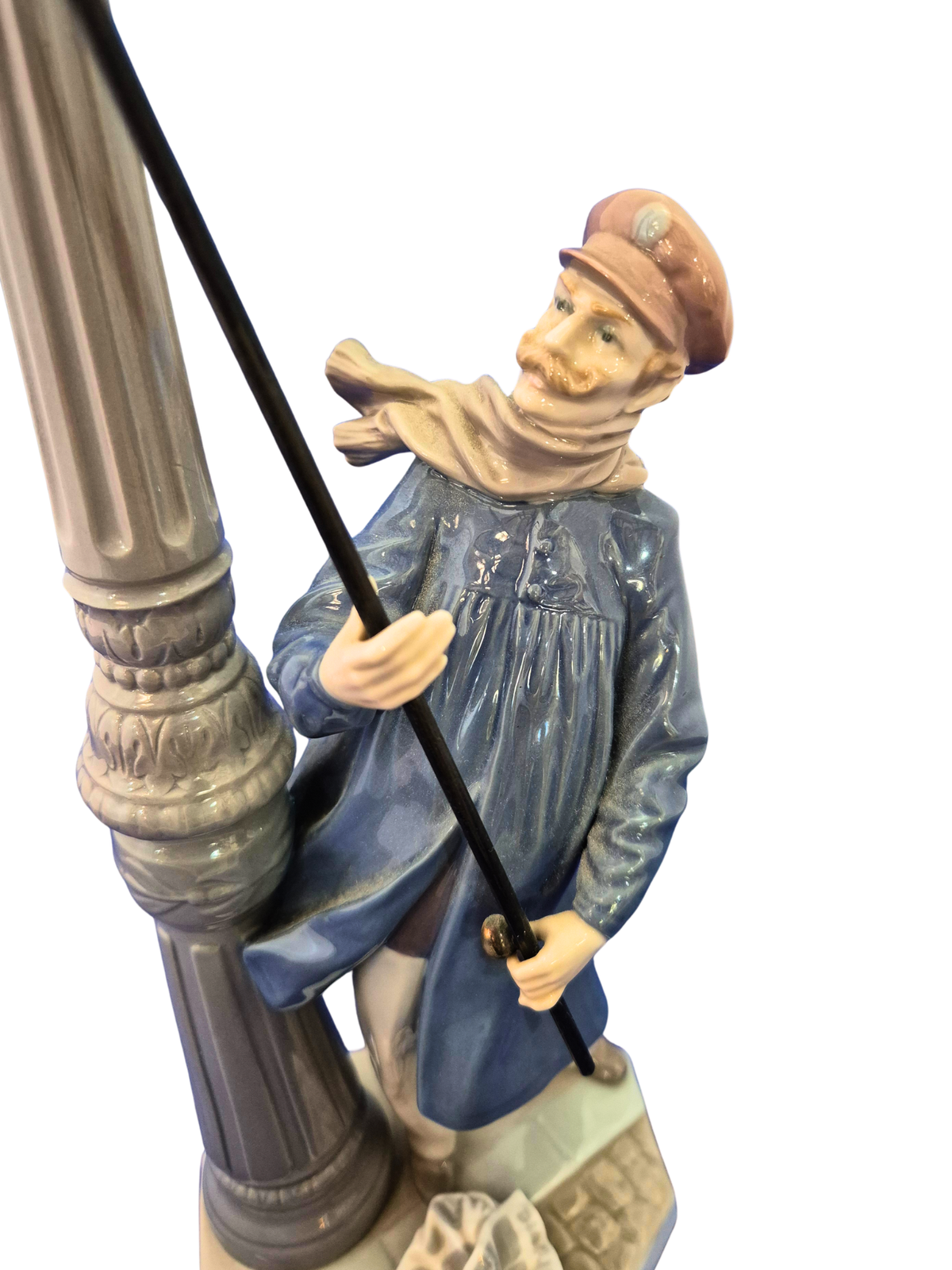Llardro Lamplighter close up